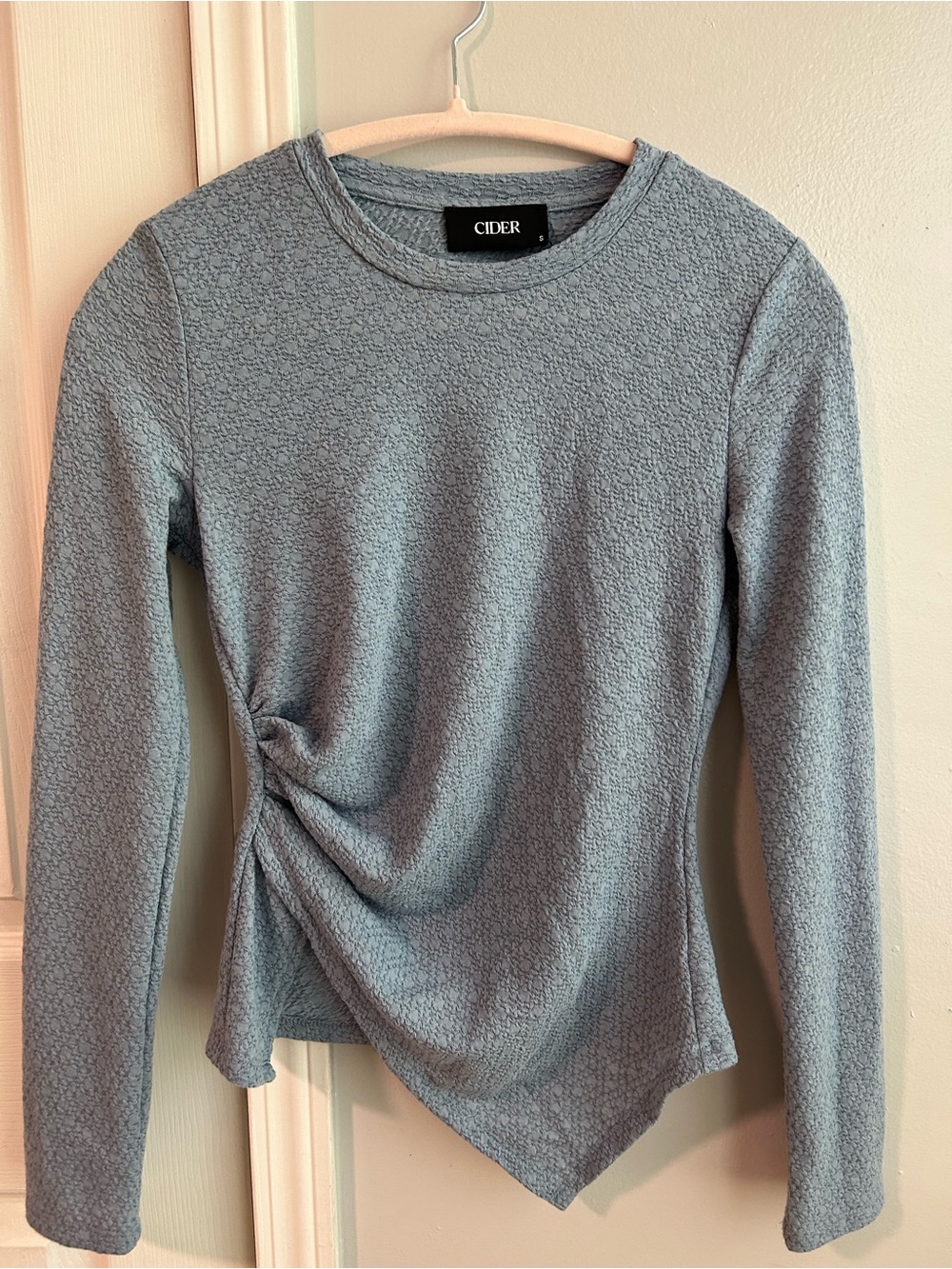 Cider Women's Textured Long-Sleeve Top in Light Gray with Side Ruching